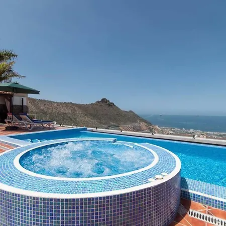 Romantica. Wonderful 4 Bedroom Villa.