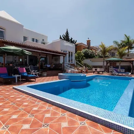 4 Bedroom Villa