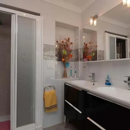 Βίλα Romantica. Wonderful 4 Bedroom Villa.