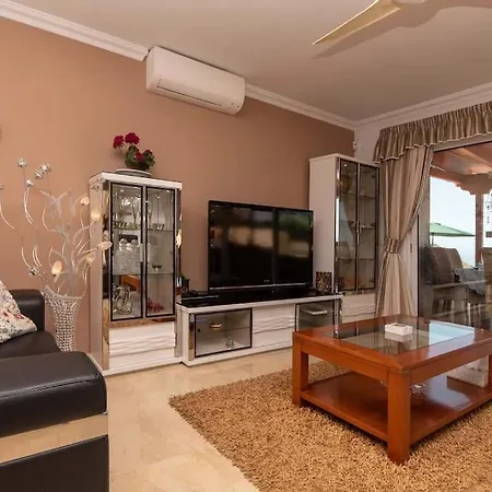 Βίλα Romantica. Wonderful 4 Bedroom Villa. Costa Adeje (Tenerife)